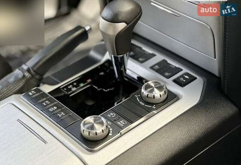 Внедорожник / Кроссовер Toyota Land Cruiser 2016 в Запорожье