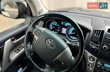 Внедорожник / Кроссовер Toyota Land Cruiser 2008 в 