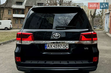Позашляховик / Кросовер Toyota Land Cruiser 2017 в 