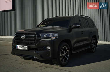 Внедорожник / Кроссовер Toyota Land Cruiser 2015 в 