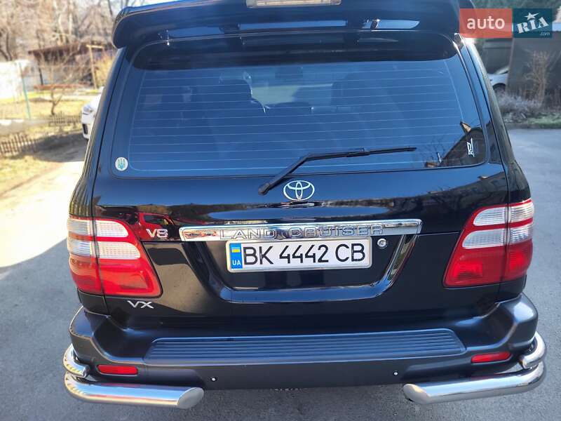 Внедорожник / Кроссовер Toyota Land Cruiser 2005 в Ровно