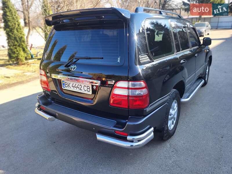 Внедорожник / Кроссовер Toyota Land Cruiser 2005 в Ровно
