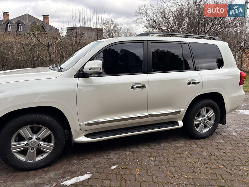 Внедорожник / Кроссовер Toyota Land Cruiser 2013 в Сумах