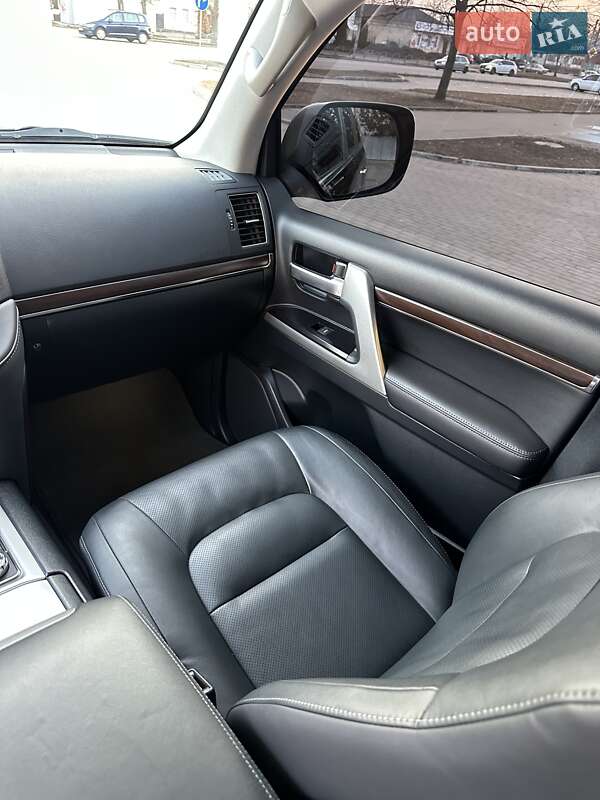 Внедорожник / Кроссовер Toyota Land Cruiser 2020 в Киеве
