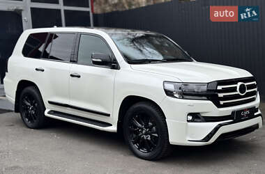 Позашляховик / Кросовер Toyota Land Cruiser 2016 в 