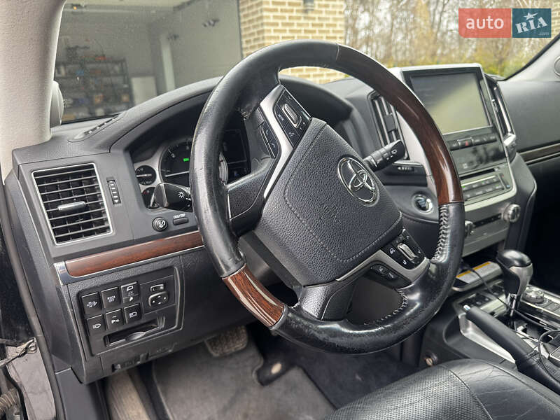 Внедорожник / Кроссовер Toyota Land Cruiser 2018 в Житомире