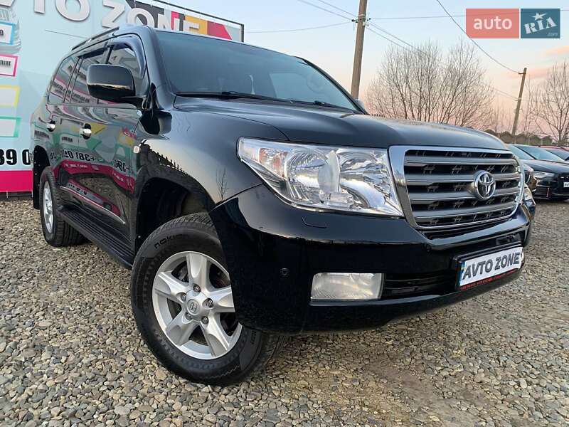 Внедорожник / Кроссовер Toyota Land Cruiser 2011 в 