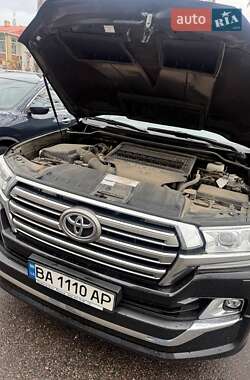 Позашляховик / Кросовер Toyota Land Cruiser 2020 в 