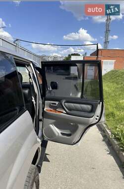 Позашляховик / Кросовер Toyota Land Cruiser 2003 в 