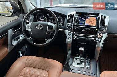 Внедорожник / Кроссовер Toyota Land Cruiser 2012 в 