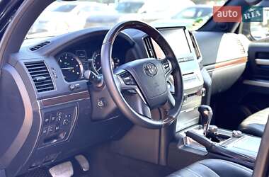 Внедорожник / Кроссовер Toyota Land Cruiser 2019 в 