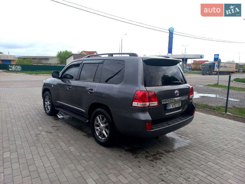 Внедорожник / Кроссовер Toyota Land Cruiser 2011 в Кременчуге