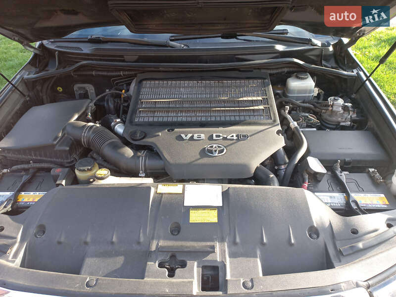 Внедорожник / Кроссовер Toyota Land Cruiser 2011 в Кременчуге