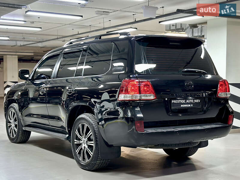 Позашляховик / Кросовер Toyota Land Cruiser 2011 в Києві
