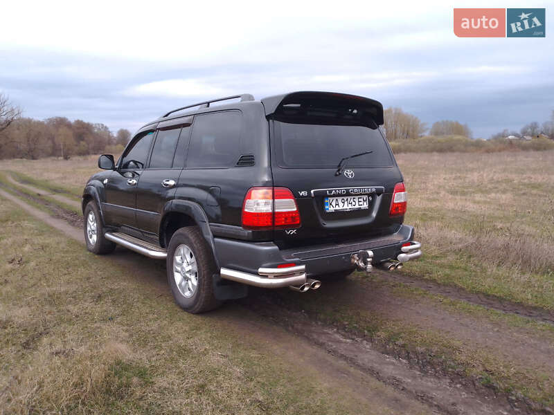 Внедорожник / Кроссовер Toyota Land Cruiser 2006 в 