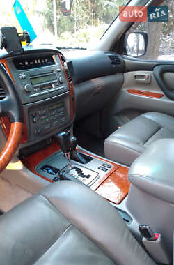 Внедорожник / Кроссовер Toyota Land Cruiser 2006 в 