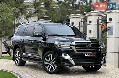 Позашляховик / Кросовер Toyota Land Cruiser 2018 в 