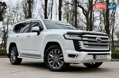 Позашляховик / Кросовер Toyota Land Cruiser 2023 в 