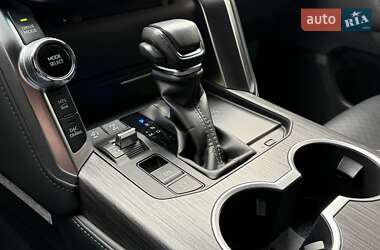 Позашляховик / Кросовер Toyota Land Cruiser 2023 в 