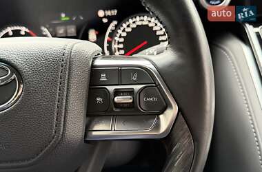 Позашляховик / Кросовер Toyota Land Cruiser 2023 в 