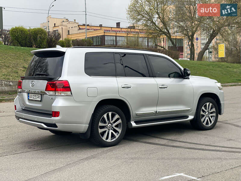 Внедорожник / Кроссовер Toyota Land Cruiser 2016 в Киеве