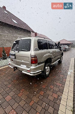 Внедорожник / Кроссовер Toyota Land Cruiser 2001 в 
