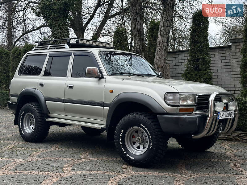 Внедорожник / Кроссовер Toyota Land Cruiser 1997 в 