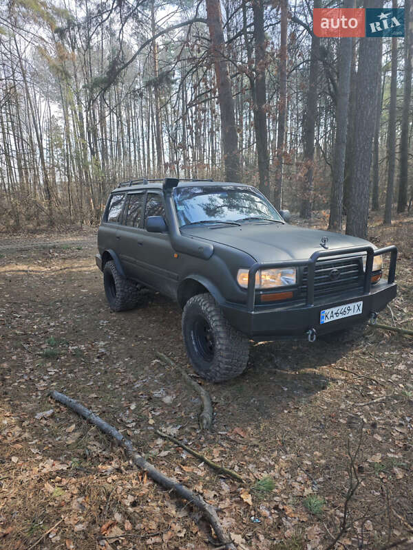 Внедорожник / Кроссовер Toyota Land Cruiser 1996 в 