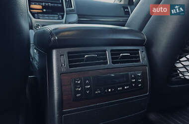 Внедорожник / Кроссовер Toyota Land Cruiser 2018 в 