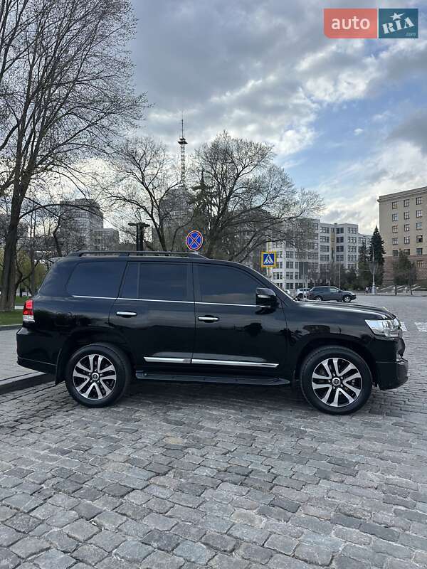 Внедорожник / Кроссовер Toyota Land Cruiser 2020 в Киеве