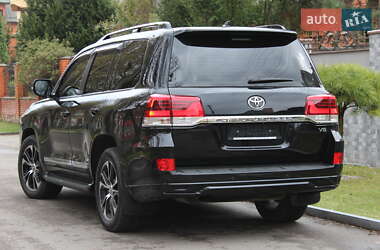 Внедорожник / Кроссовер Toyota Land Cruiser 2017 в 