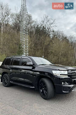 Внедорожник / Кроссовер Toyota Land Cruiser 2016 в 