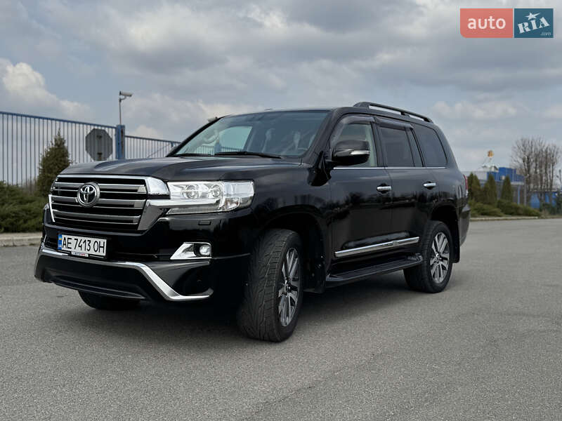 Внедорожник / Кроссовер Toyota Land Cruiser 2016 в 