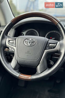 Внедорожник / Кроссовер Toyota Land Cruiser 2016 в 