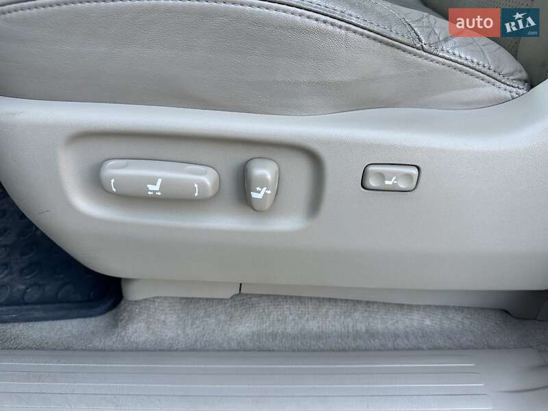 Внедорожник / Кроссовер Toyota Land Cruiser 2007 в Умани