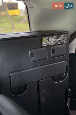 Внедорожник / Кроссовер Toyota Land Cruiser 2012 в 