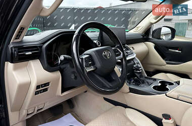 Позашляховик / Кросовер Toyota Land Cruiser 2021 в 