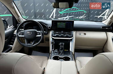Позашляховик / Кросовер Toyota Land Cruiser 2021 в 
