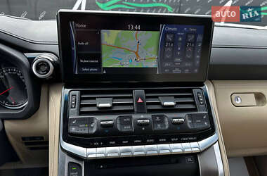 Позашляховик / Кросовер Toyota Land Cruiser 2021 в 