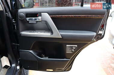 Внедорожник / Кроссовер Toyota Land Cruiser 2012 в 