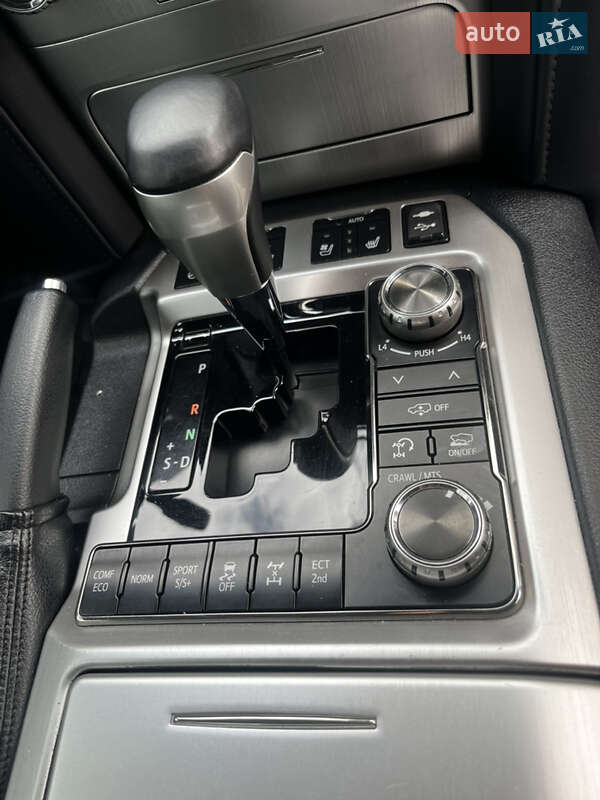 Внедорожник / Кроссовер Toyota Land Cruiser 2016 в Киеве