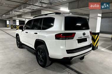 Внедорожник / Кроссовер Toyota Land Cruiser 2022 в 