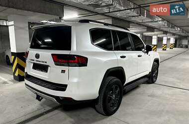 Внедорожник / Кроссовер Toyota Land Cruiser 2022 в 