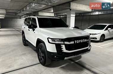 Внедорожник / Кроссовер Toyota Land Cruiser 2022 в 
