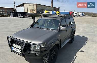 Внедорожник / Кроссовер Toyota Land Cruiser 2005 в 