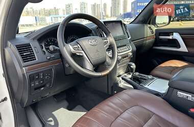 Внедорожник / Кроссовер Toyota Land Cruiser 2020 в 