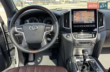 Внедорожник / Кроссовер Toyota Land Cruiser 2020 в 