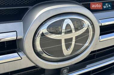 Внедорожник / Кроссовер Toyota Land Cruiser 2020 в 