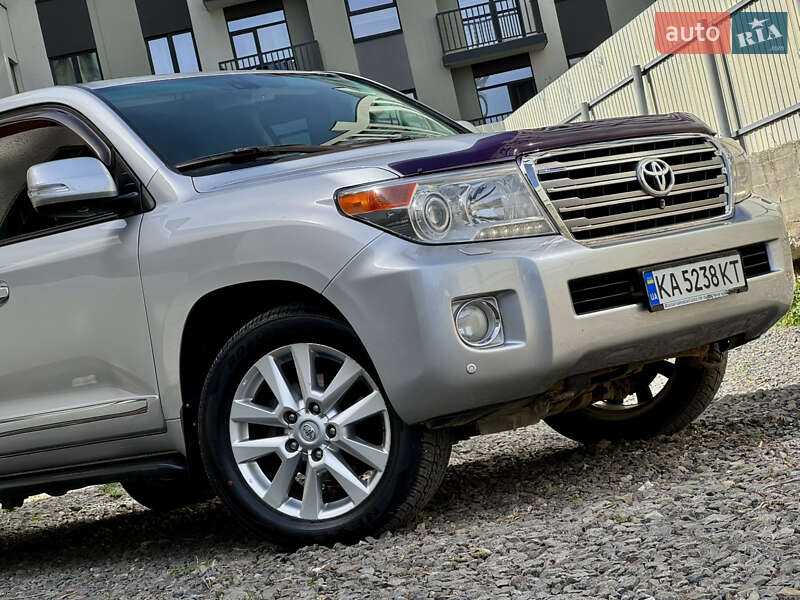 Позашляховик / Кросовер Toyota Land Cruiser 2013 в Ужгороді