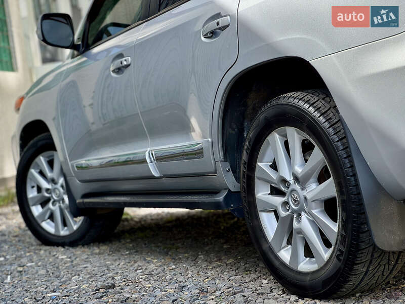 Позашляховик / Кросовер Toyota Land Cruiser 2013 в Ужгороді